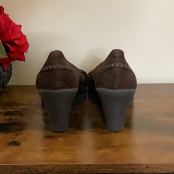 American Eagle Dark Brown Suede Leather Wedge Loafers 7.5 - Picture 4 of 7